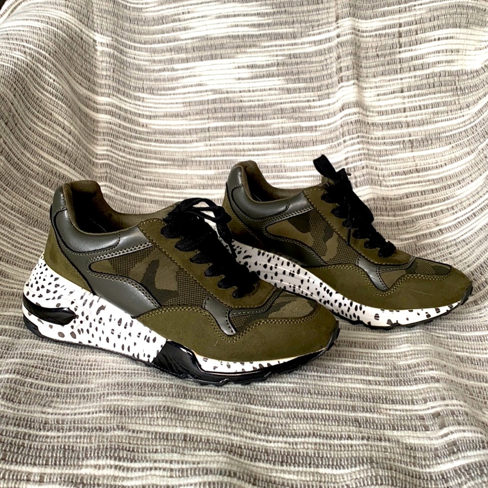 Steve Madden urban sneaker camo